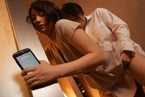 Vợ yêu đi họp lớp rồi phang với nyc mặc cho chồng ở nhà chờ