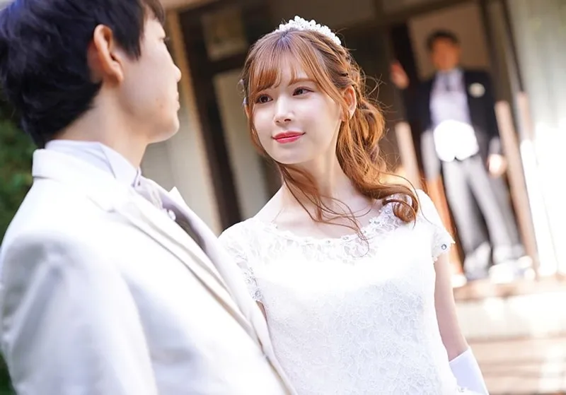 Bố người chồng xoạc vợ sắp cưới của con trai ngay sau lễ cưới của con trai