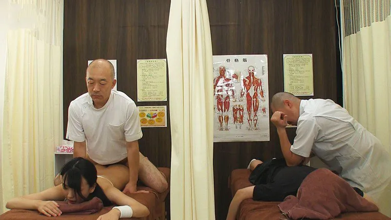 Dẫn tình nhân đi mát-xa rồi bị trả bài cạnh bên mà không hề hay biết